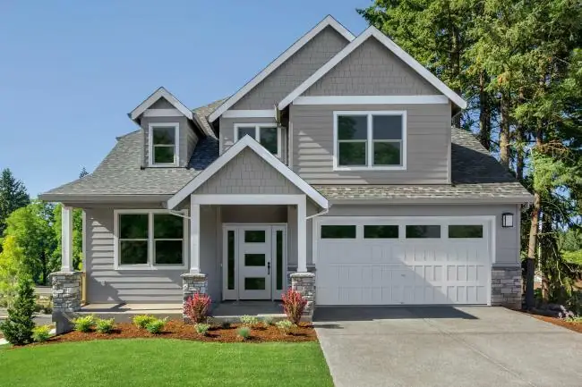 Clopay Bridgeport Steel garage door in shaker style